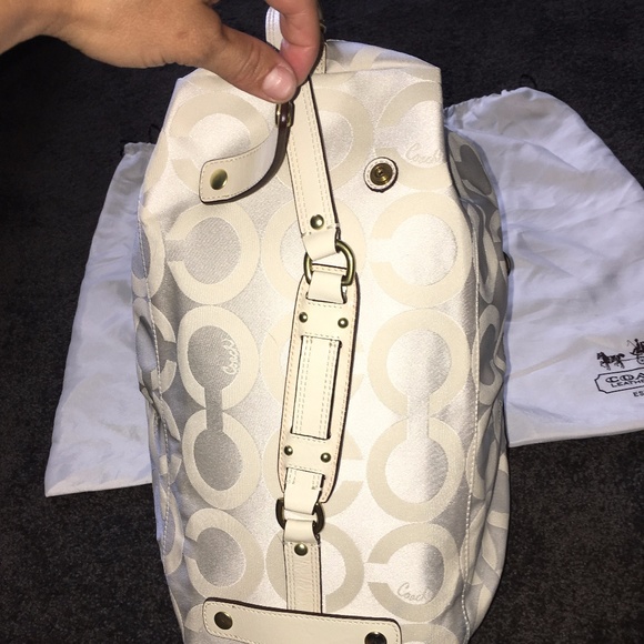 Coach Signature Collection - Picture 11 of 12